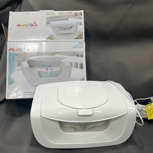 Munchkin wipes warmer